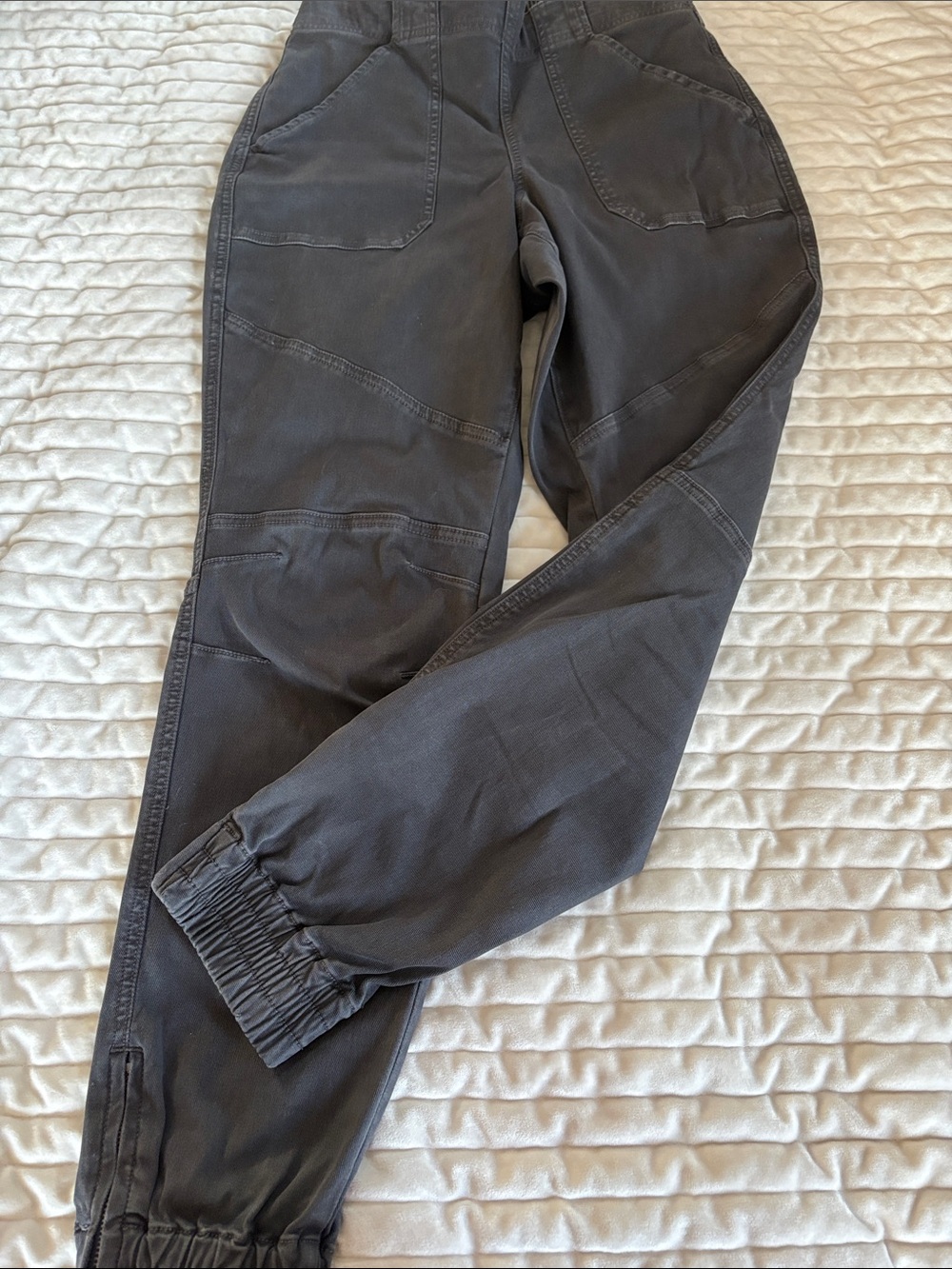 SPANX Charcoal Gray Ankle & Cropped Utility Jogger Pants